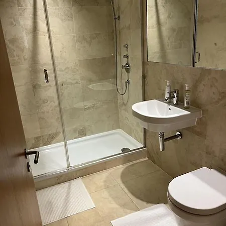 Appartamento Beautiful 2 Bed Flat In Finchley Road, Camden Londra Esterno foto