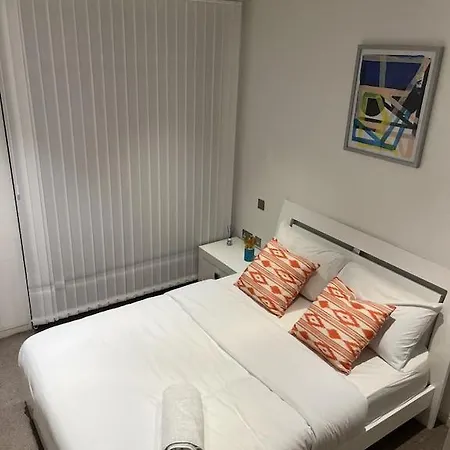 Appartamento Beautiful 2 Bed Flat In Finchley Road, Camden Londra Esterno foto