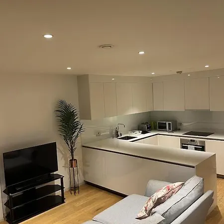 Appartamento Beautiful 2 Bed Flat In Finchley Road, Camden Londra Esterno foto