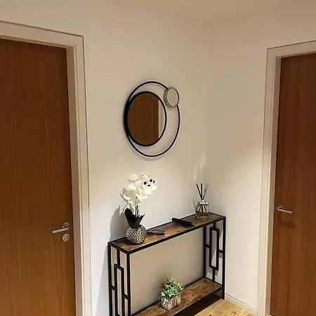 Appartamento Beautiful 2 Bed Flat In Finchley Road, Camden Londra Esterno foto