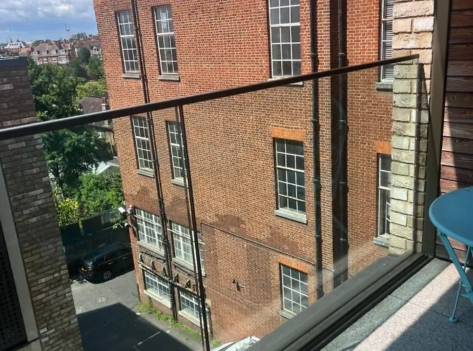 Beautiful 2 Bed Flat In Finchley Road, Camden